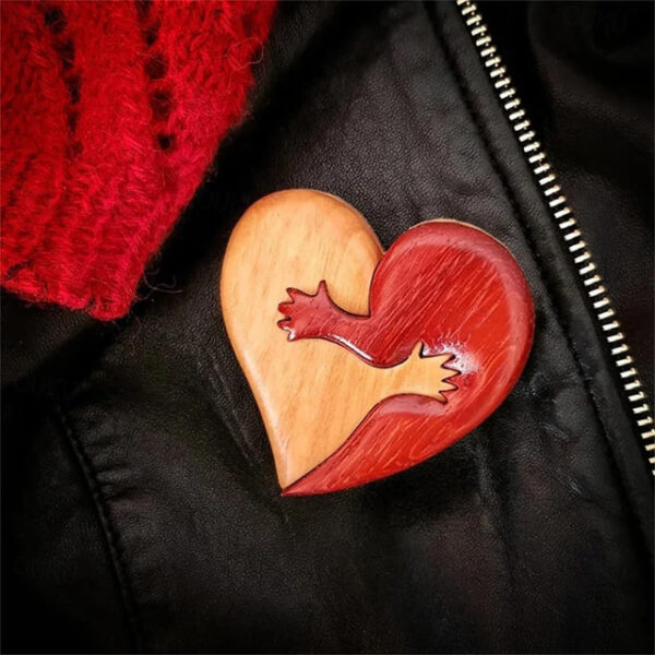 Loving Hearts Wood Intarsia Pinback Button, Pocket Hug Wooden Ornaments, Handmade Love Button Pin, Vintage Heart Brooch for Backpacks Clothes Hats, Gi